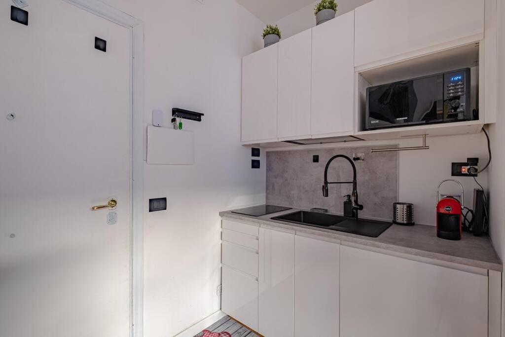 Modern At San Giovanni Apartment