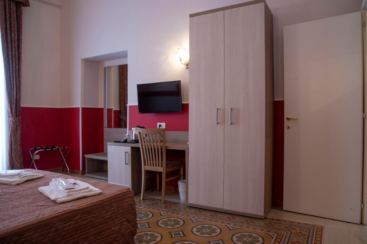 Domus Napoleone 3*