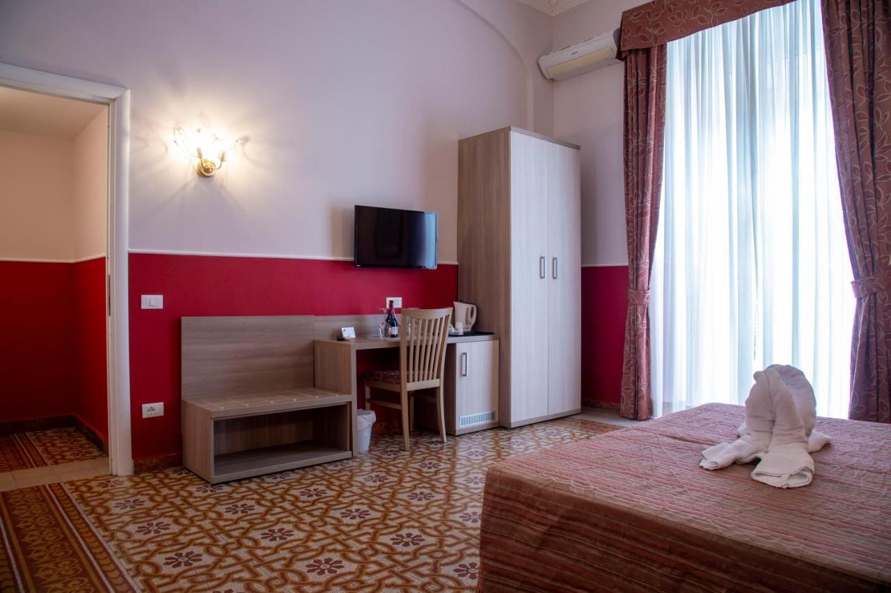Domus Napoleone 3*