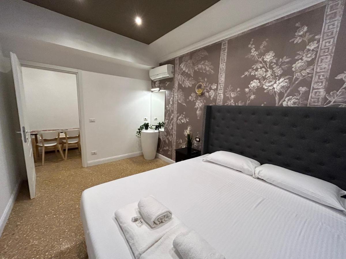 Raffaello's Place *