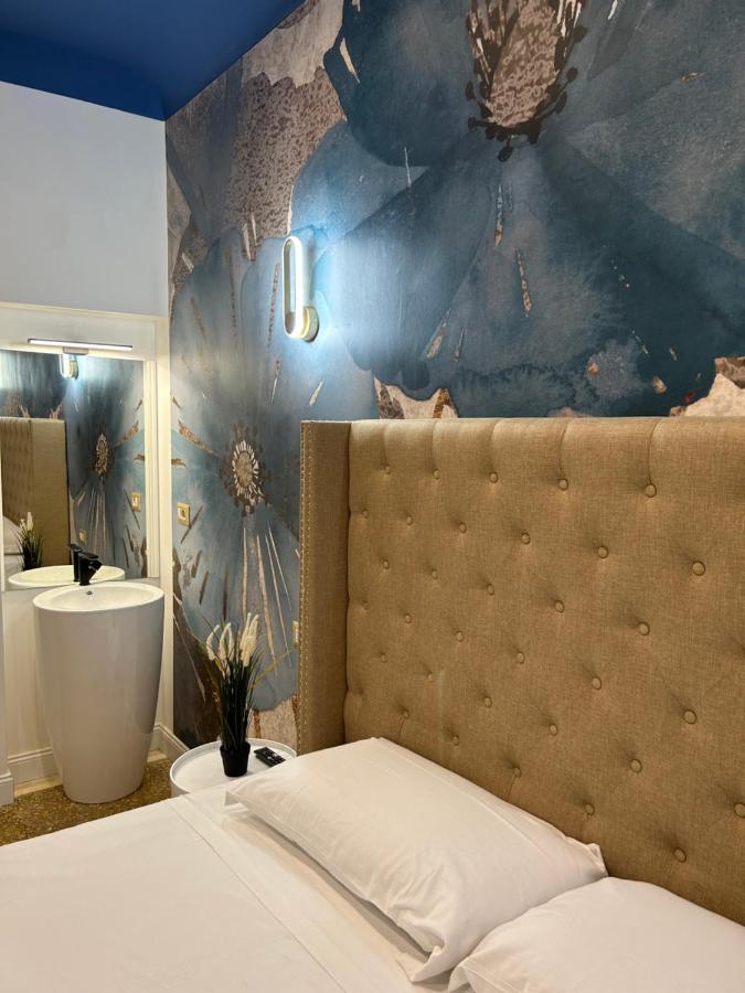 Raffaello's Place * Rome