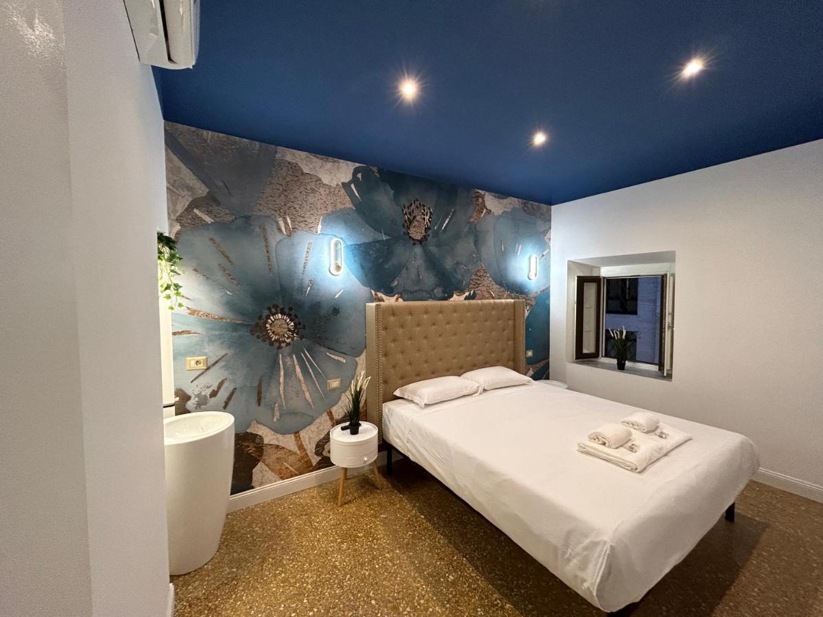 Raffaello's Place *