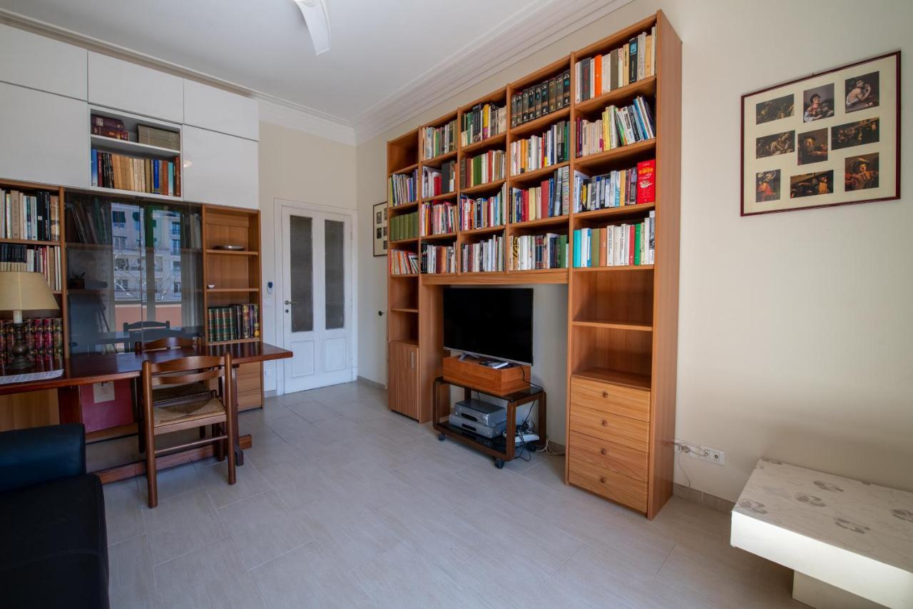 Apartment Piazza Carracci Rome