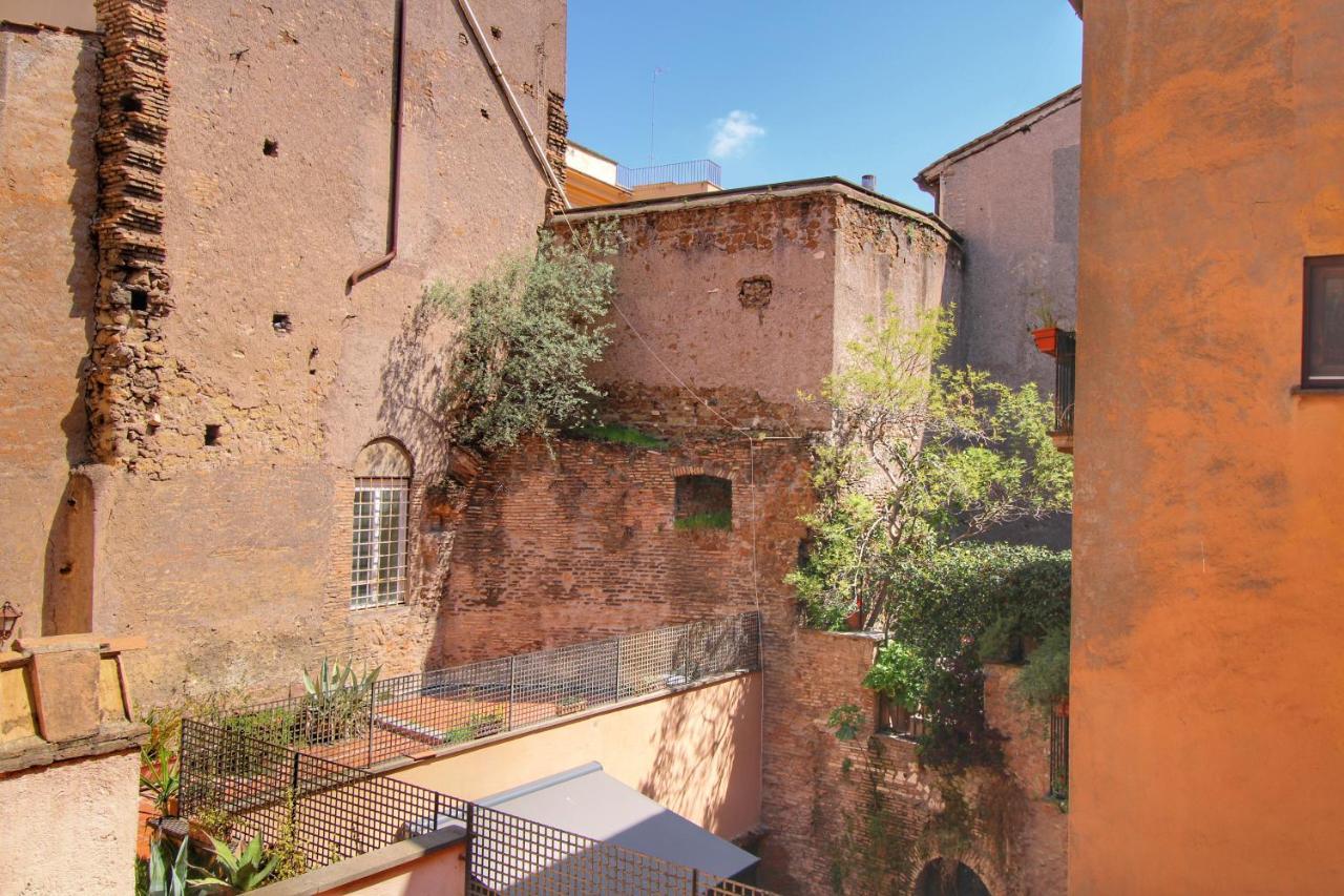 Ciambella Arch For 6 People @largo Argentina Appartamento