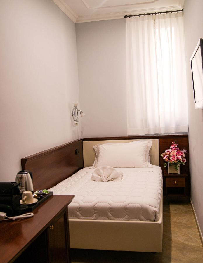 Esposizione Boutique 3*