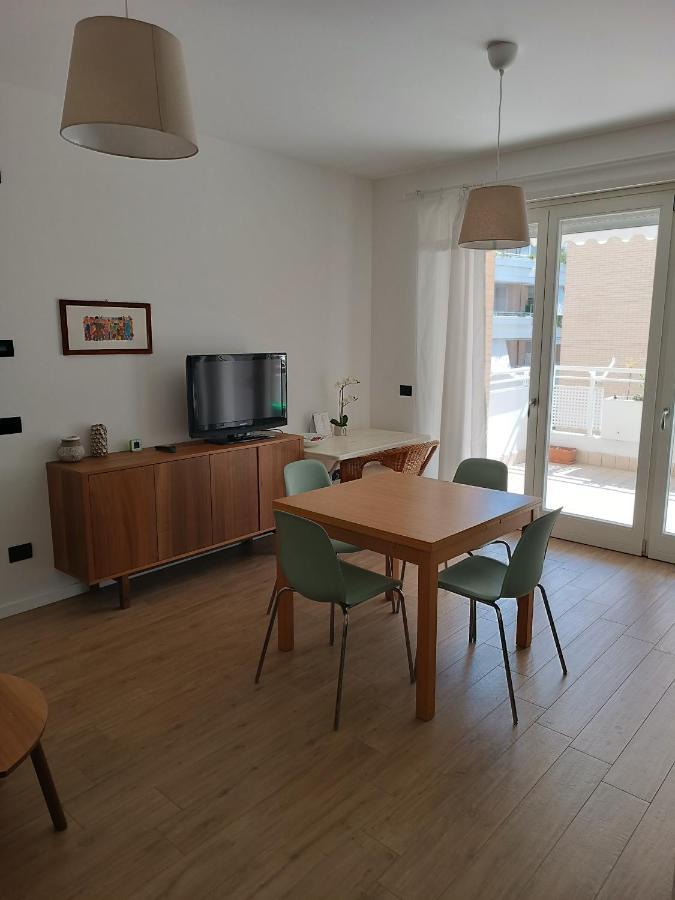 Per 4, Metro B Monti Tiburtini, Ac, Wi-fi Apartamento *