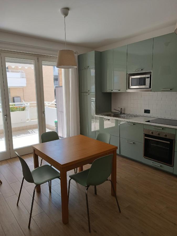 Per 4, Metro B Monti Tiburtini, Ac, Wi-fi Apartamento *