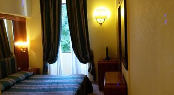 Raeli Lux Hotel