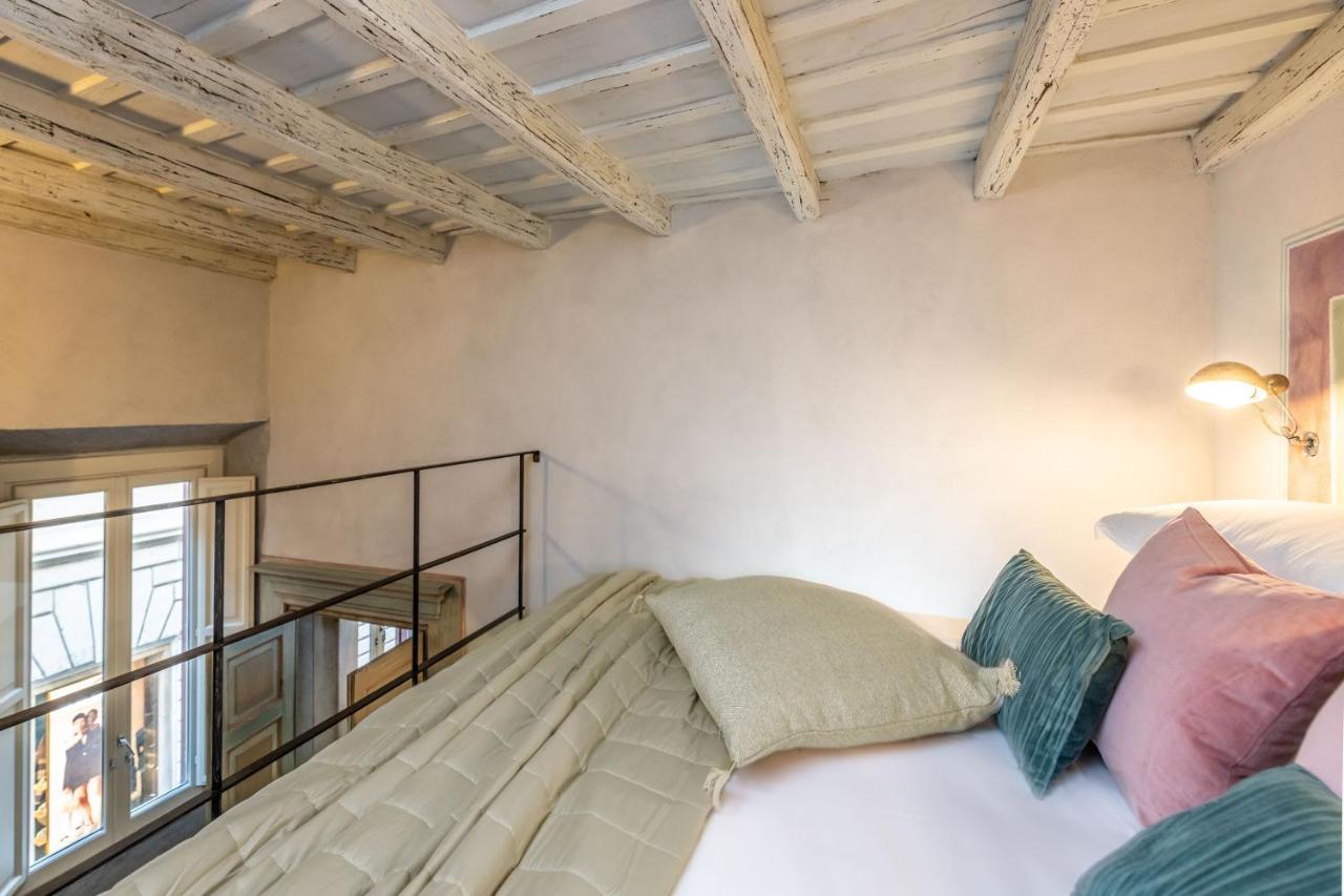 Design Near Spanish Step * Rome