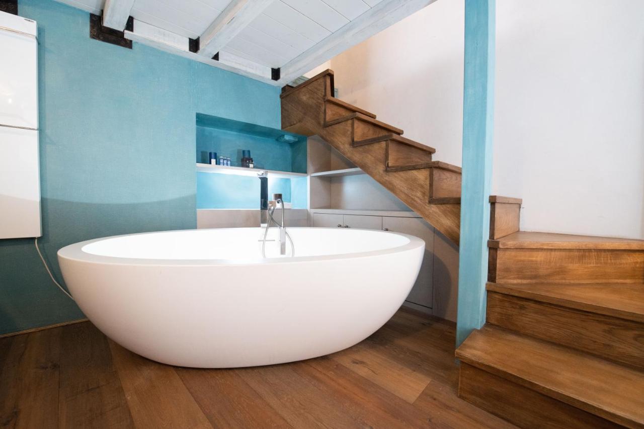 Design Near Spanish Step * Rome
