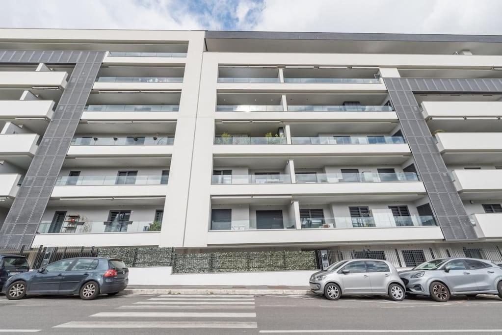 New! Exclusive Eur Appartement *