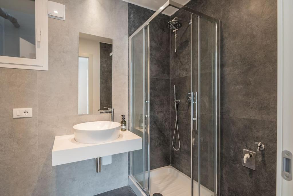 New! Exclusive Eur Rome