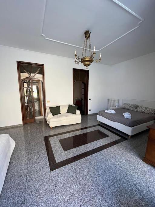 Domus Pretorio, Centro *