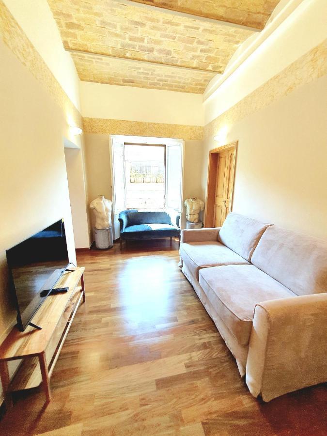 Apartment 1878s By Aat- Luxury Historic House Piazza Di Spagna
