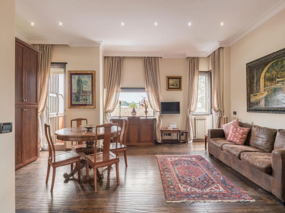Appartement The Rent - Elegant Two-bedroom In Via Aurelia *