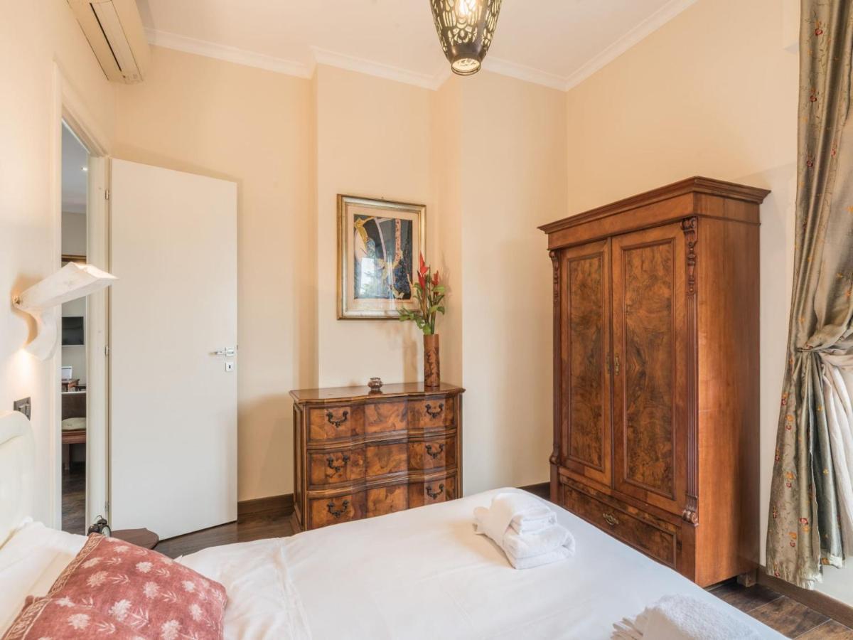 The Rent - Elegant Two-bedroom In Via Aurelia Appartement