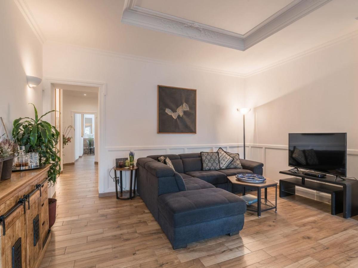 The Best Rent - Elegant Three-bedroom A Few Steps From Fontana Di Trevi Rome