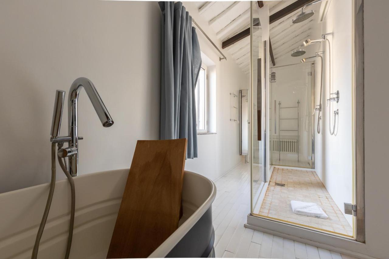 Pantheon White Penthouse Holiday home *