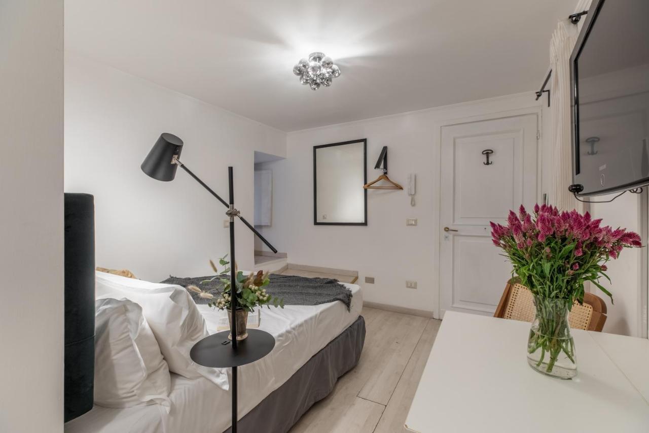 Appartement Basic - 350 M Far From Fontana Di Trevi Rome