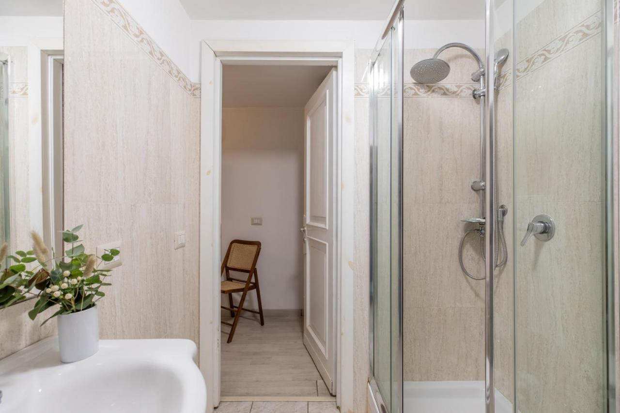 Basic - 350 M Far From Fontana Di Trevi Appartement Rome