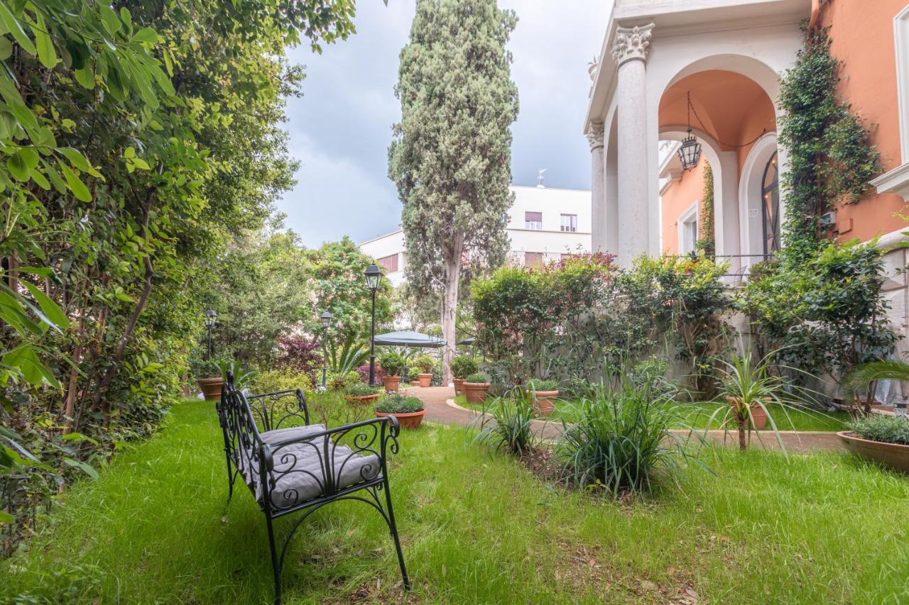 Garden Hotel
