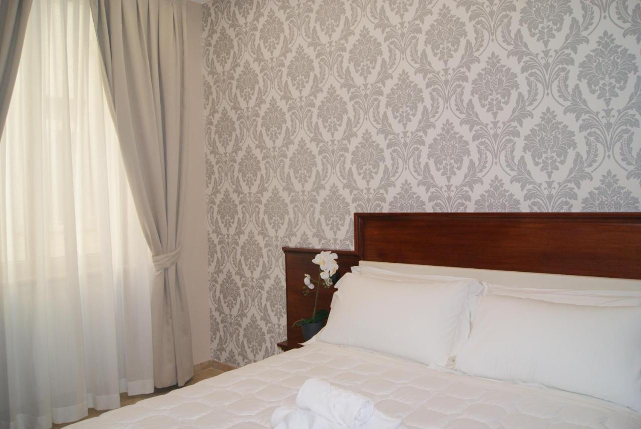 Esposizione Boutique 3*