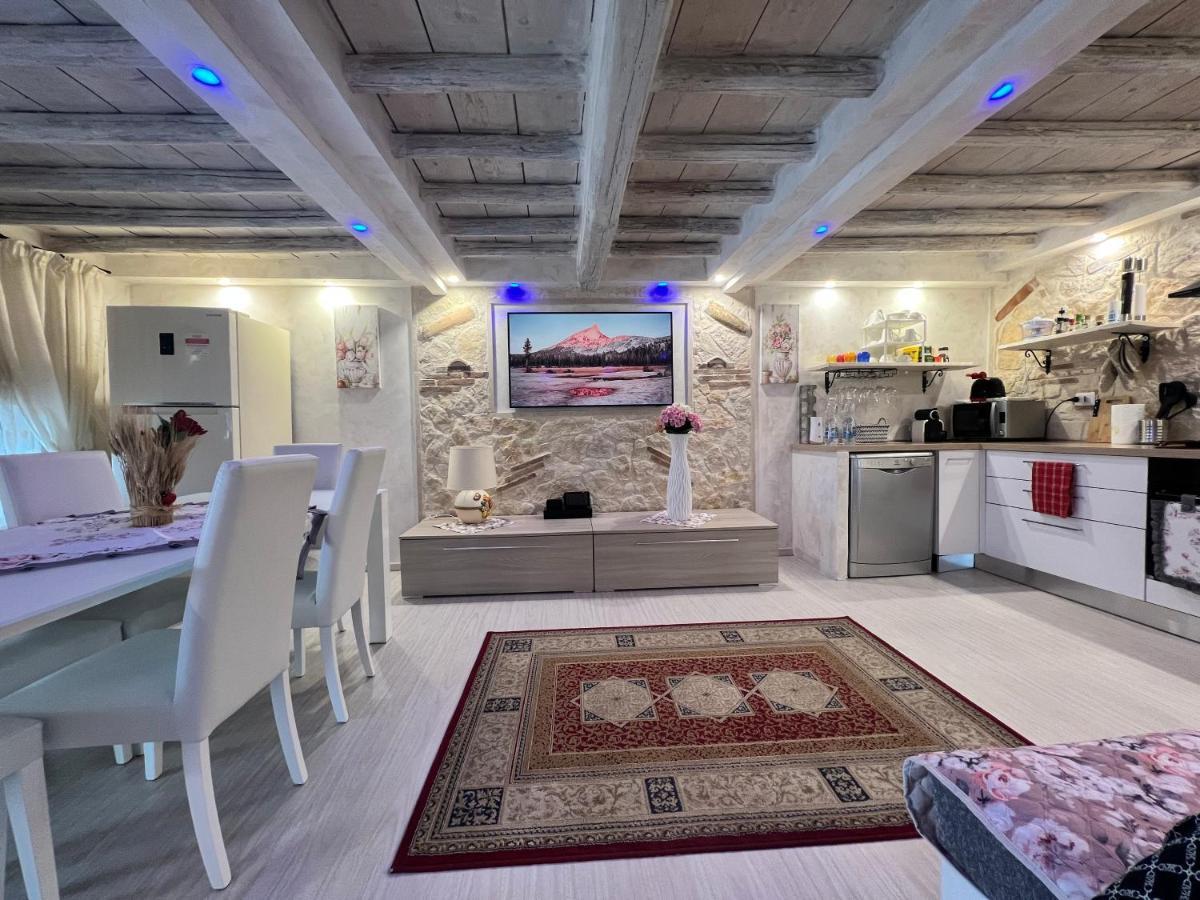 Historic Center, 800 Meters From The Trevi Fontain Apartment