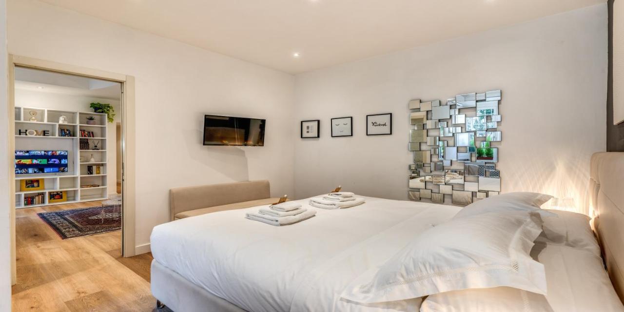 Deluxe One Bedroom Apartment, Perfect Location, Air Cond Apartment Rome