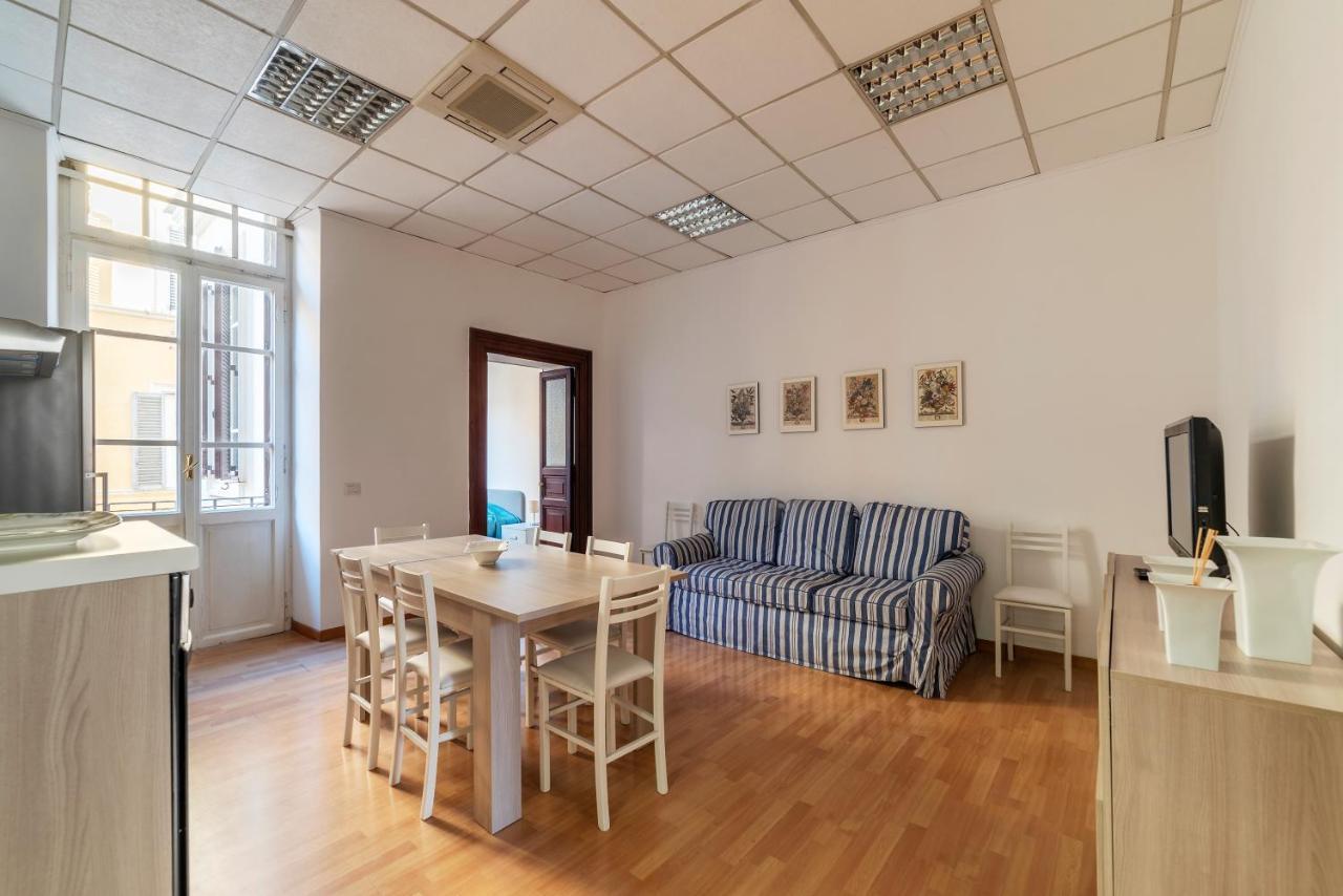 Apartment Borgognoni Rome