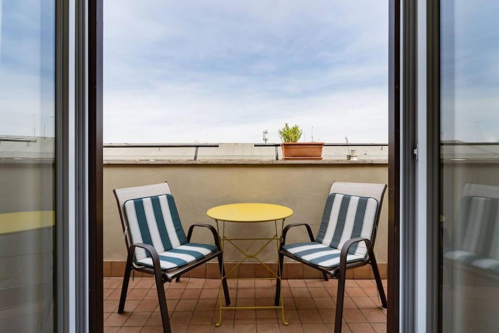 Flat On Rooftop Apartment Rome