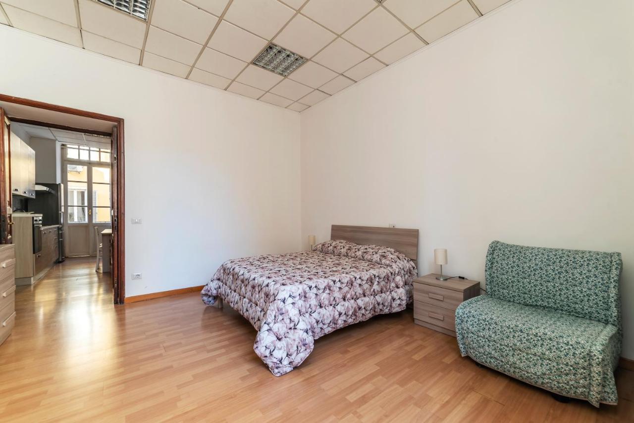 Apartment Borgognoni Rome