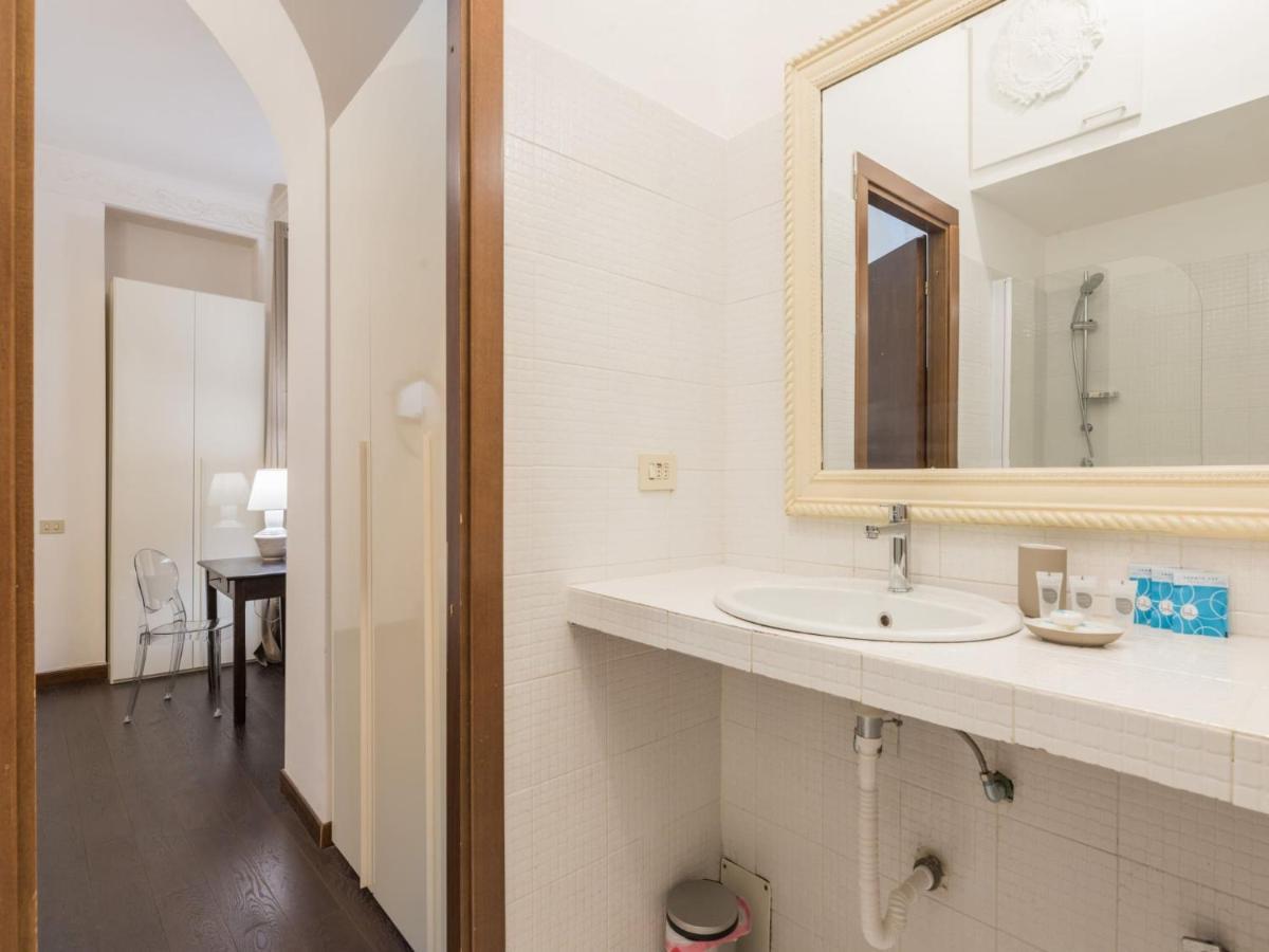 The Rent - Three-bedroom Close To The Quirinale Rome