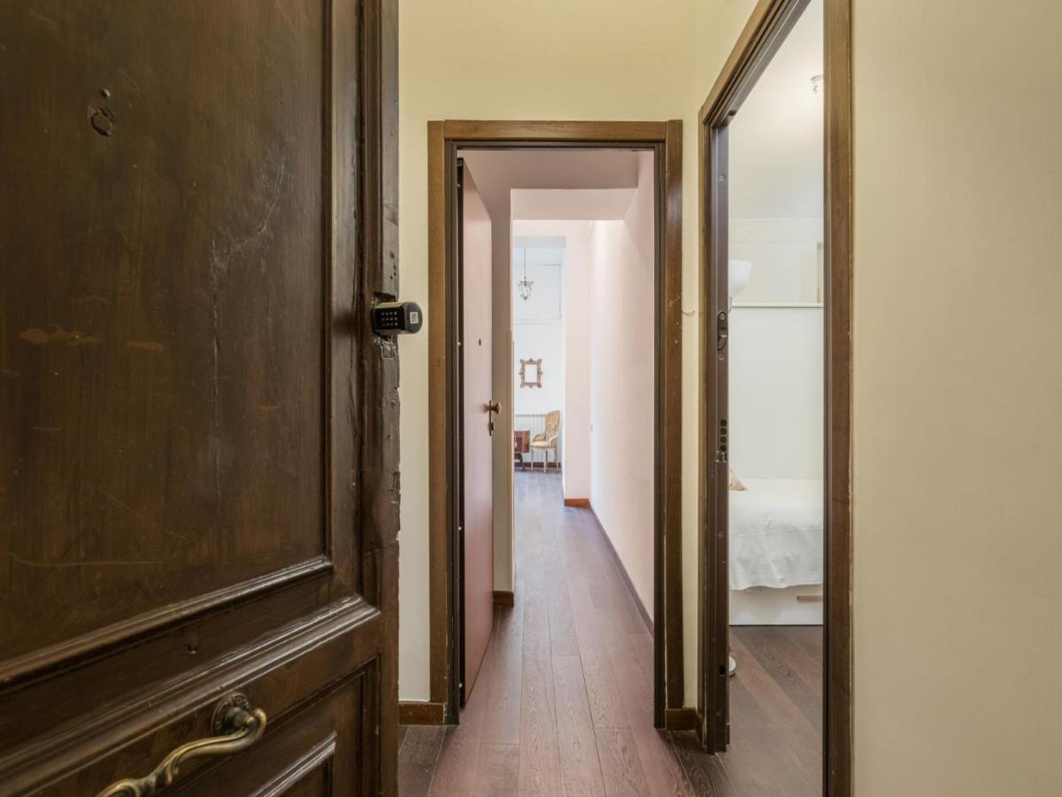 The Rent - Three-bedroom Close To The Quirinale *