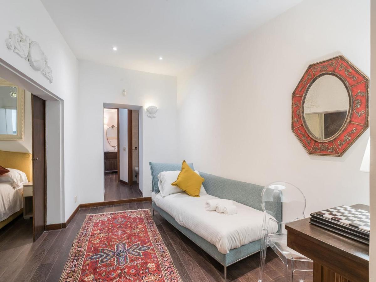The Rent - Three-bedroom Close To The Quirinale