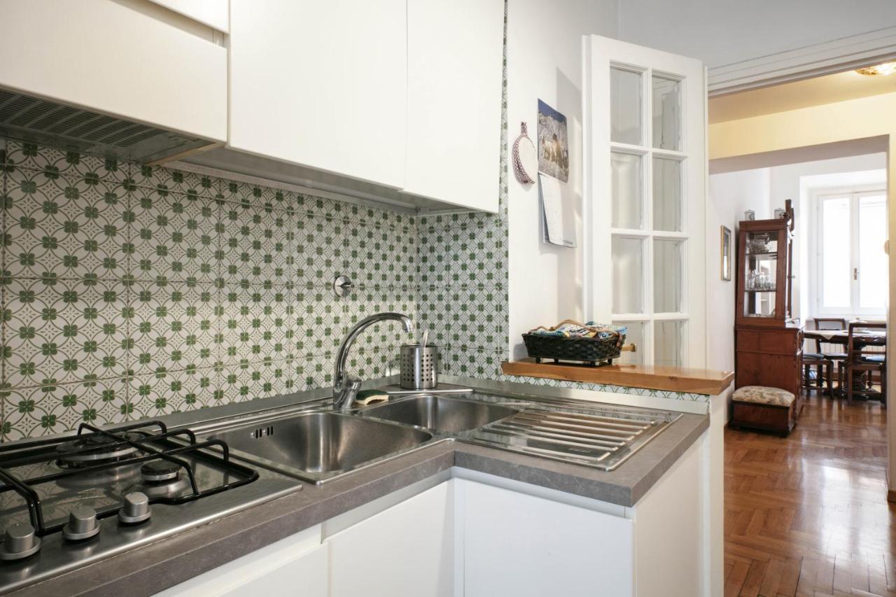 Apartment Trevi Fountain
