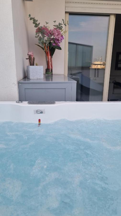 Apartment Penthouse 40 In Trastevere With Seasonally Jacuzzi *