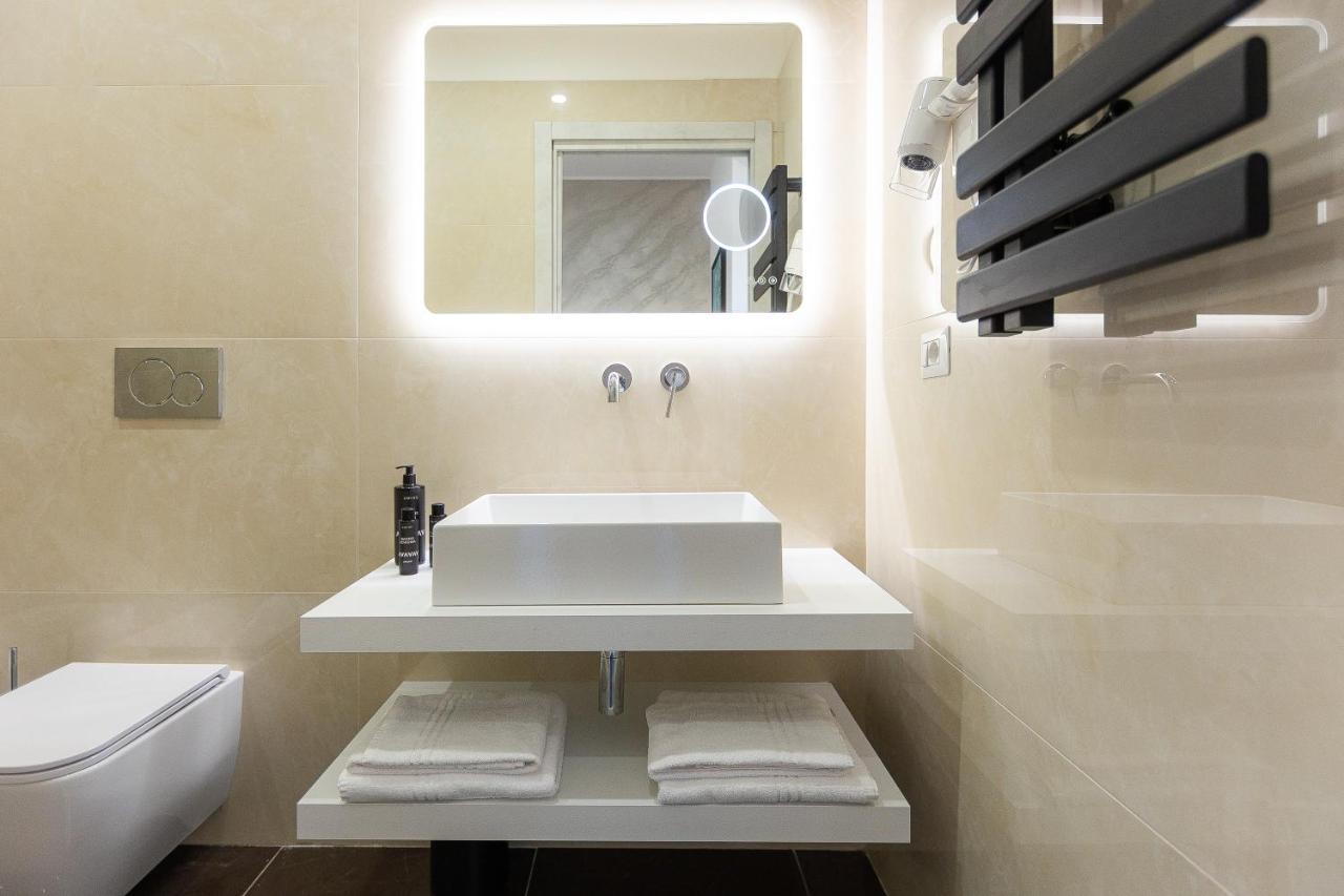 Kosmo Luxury * Rome