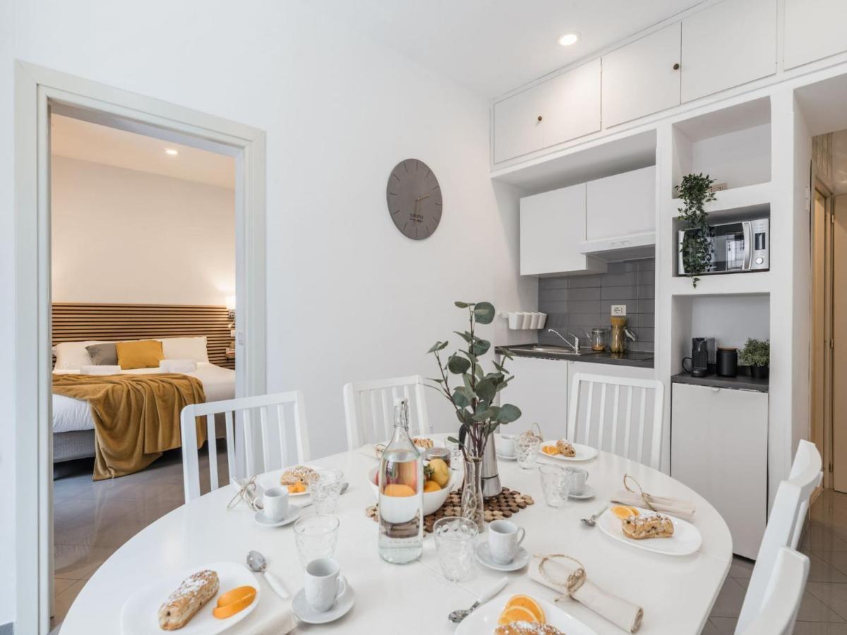 The Rent - Two-bedroom In Colosseum Area Apartment *