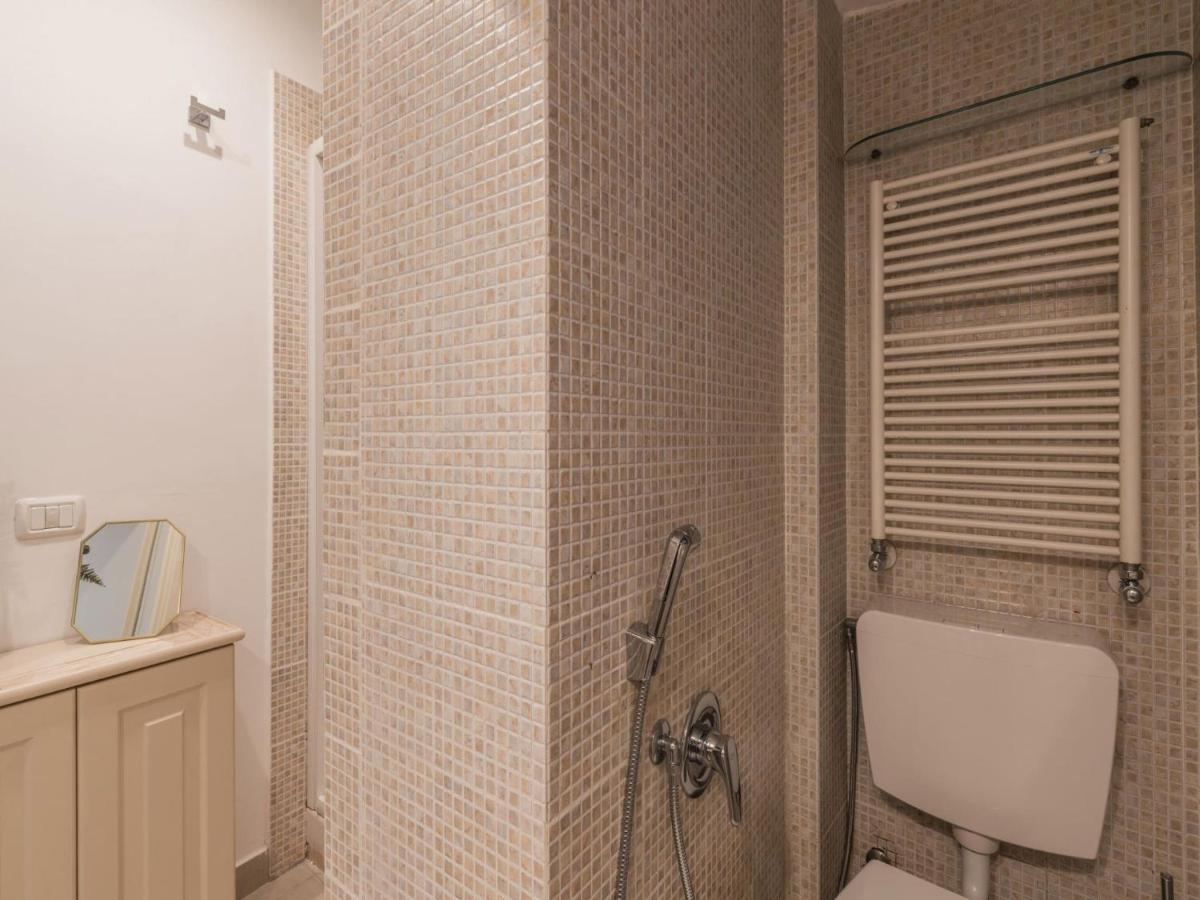 The Rent - Two-bedroom In Colosseum Area Apartment Rome
