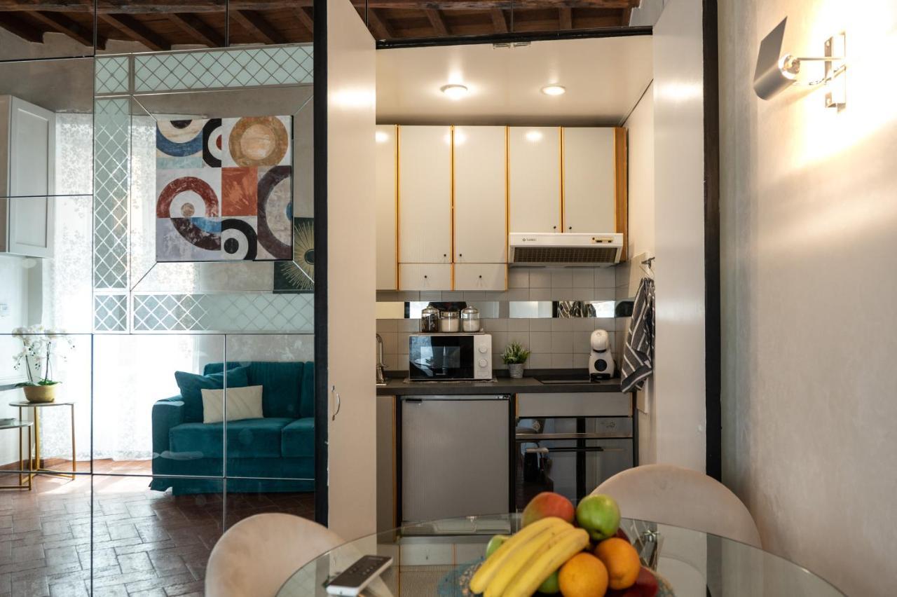 Campo De Fiori Chic Apartment