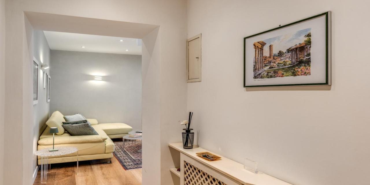 Deluxe One Bedroom Apartment, Perfect Location, Air Cond Apartment *