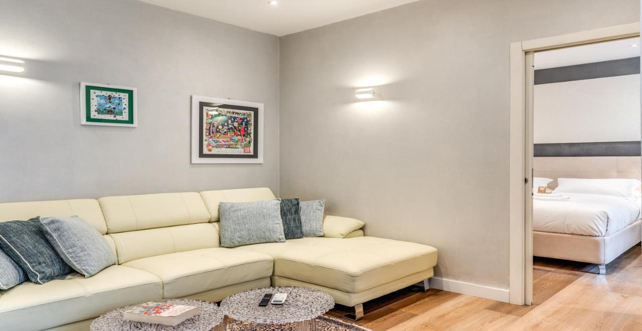 Deluxe One Bedroom Apartment, Perfect Location, Air Cond Apartment