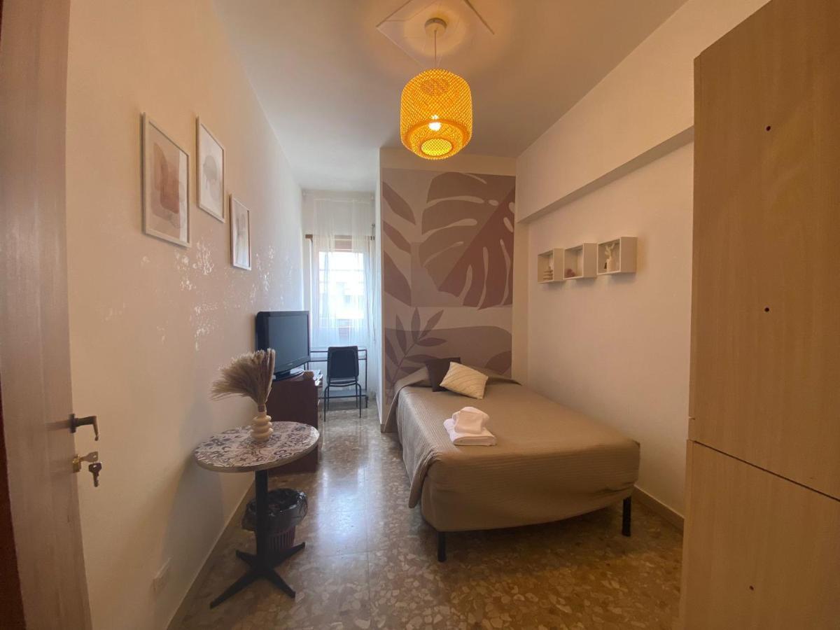 The Italian House In A Pochi Passi Dalla Metro A Appartement Rome