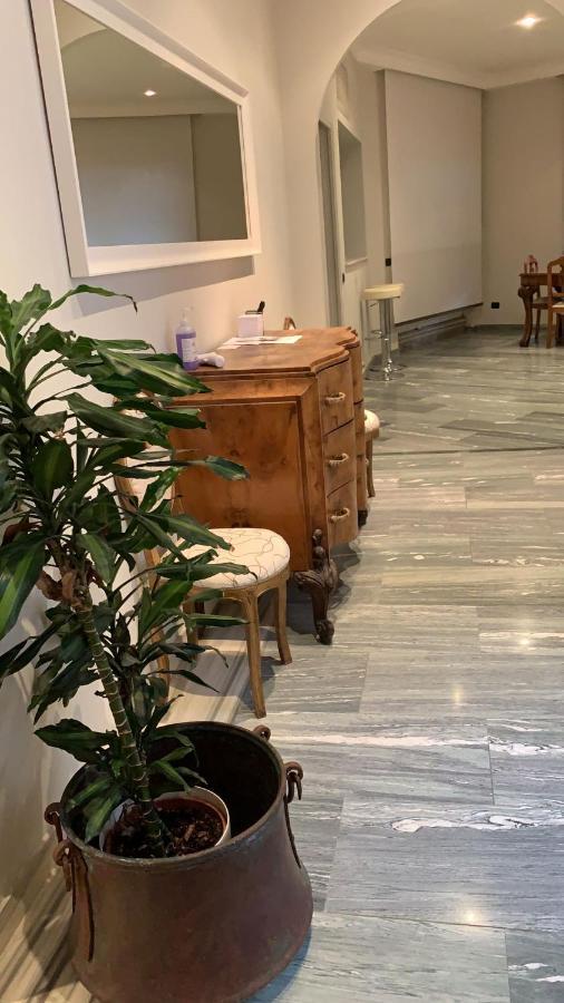 Pacuvio Vatican House