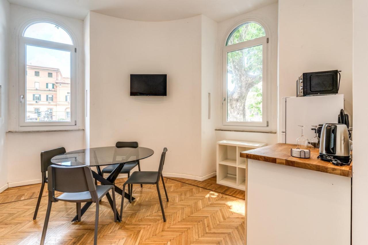 Apartment V E N E R E
