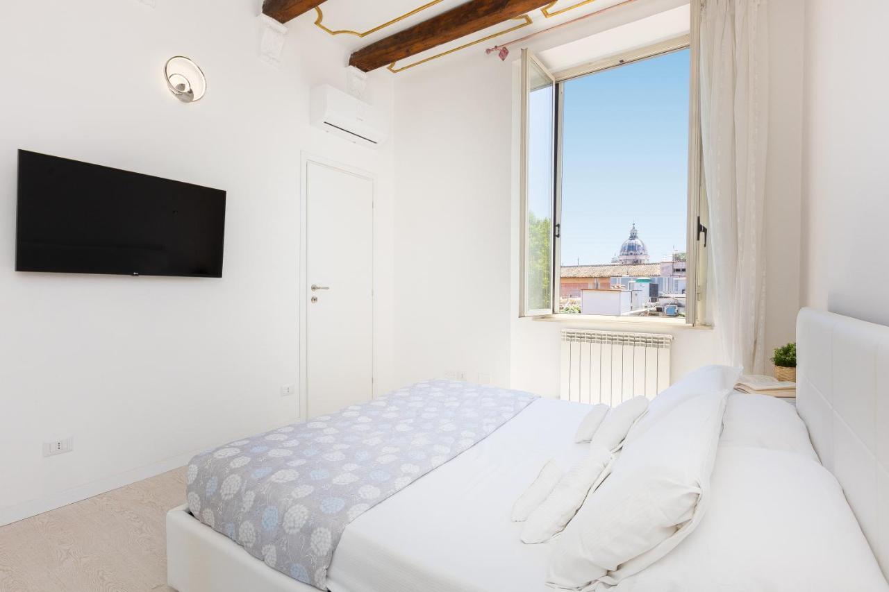 Corso View By In Rome