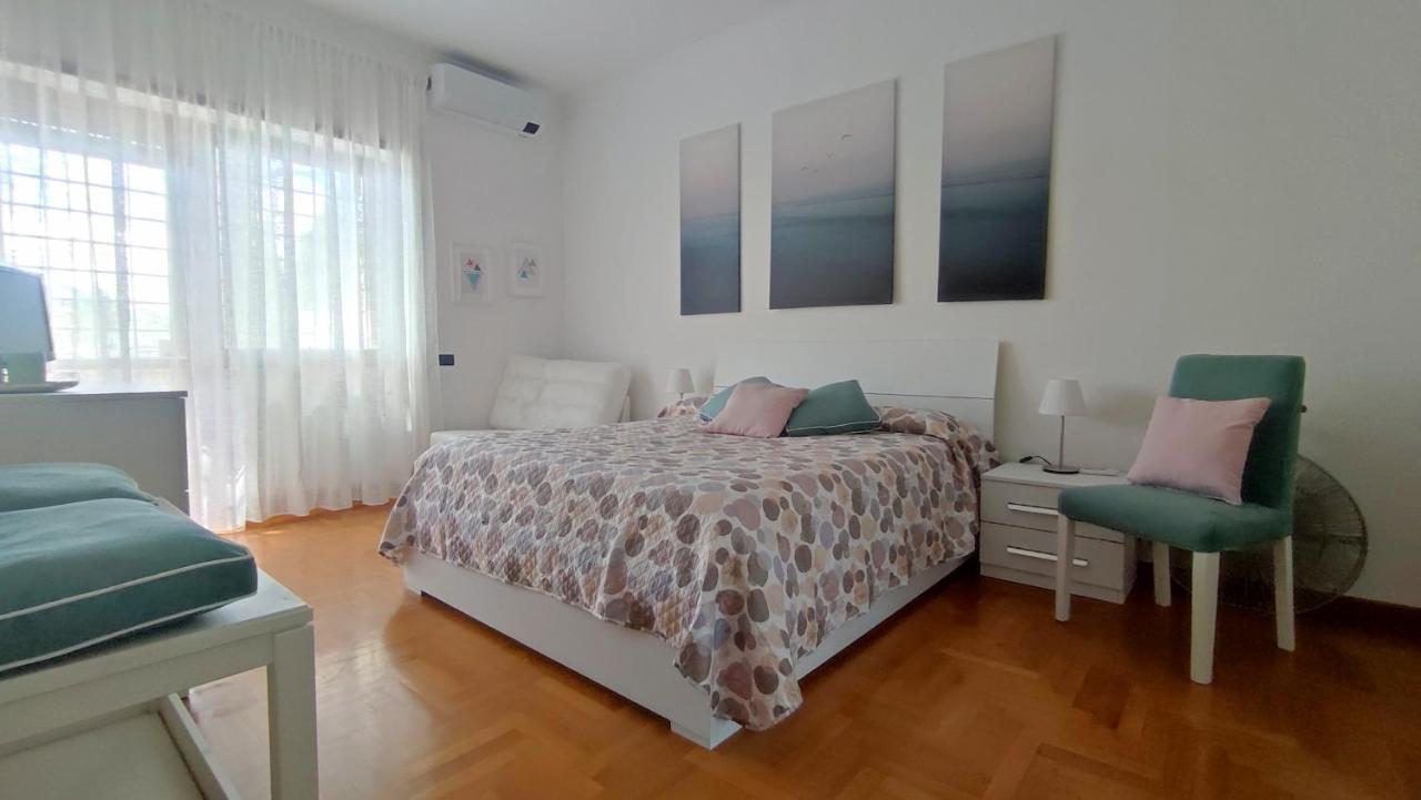Eur Mostacciano Bilocale Nel Fino A 5 Ospiti Apartment *