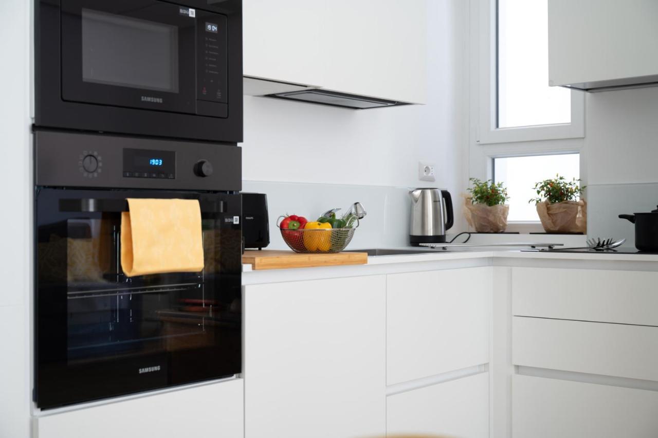 Iflat Wood And Marble Riverfront Apartamento Roma