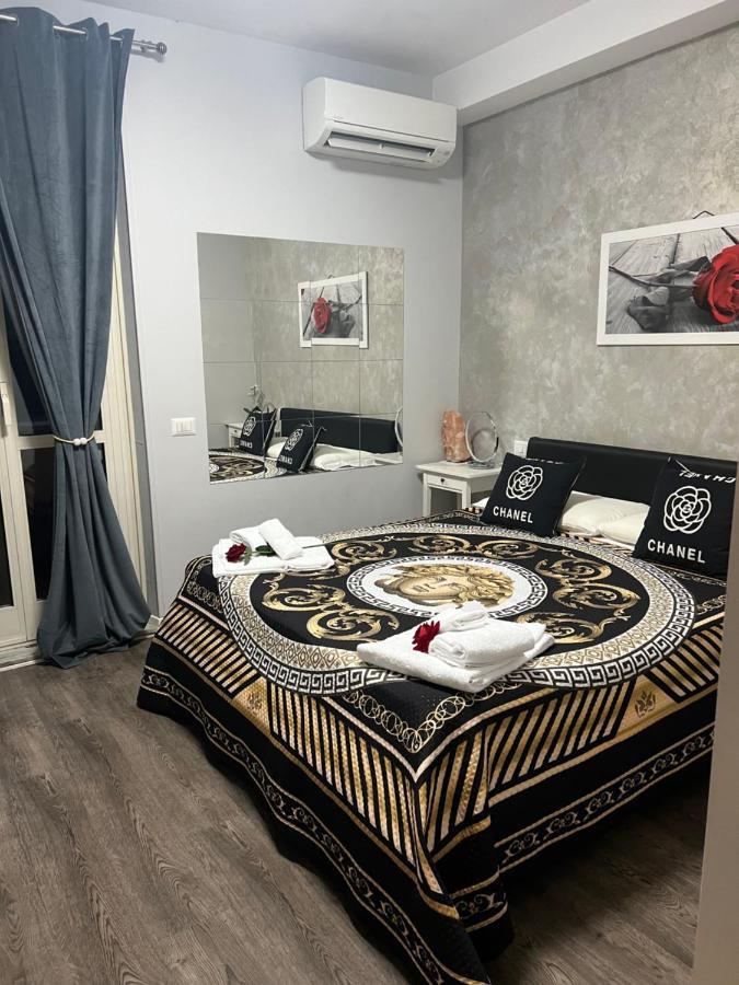 Affittacamere A 2 Passi Dai Musei Luxury 2*