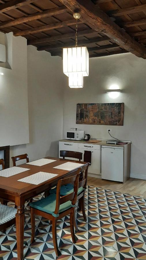 Casale Santa Maria Di San Vittorino Apartamento